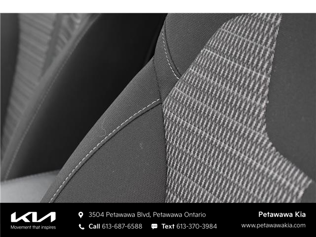 2024 Kia Sorento 2.5L LX (Stk: P0798) in Petawawa - Image 18 of 37