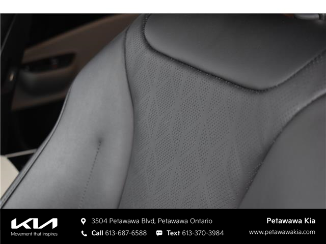 2022 Kia Carnival EX+ (Stk: 26069A) in Petawawa - Image 18 of 41