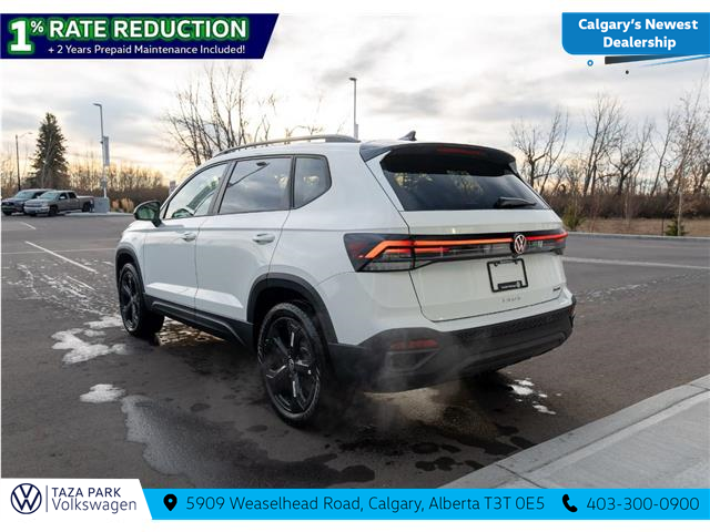 2026 Volkswagen Taos Comfortline Black Edition (Stk: TT-007) in Calgary - Image 7 of 25