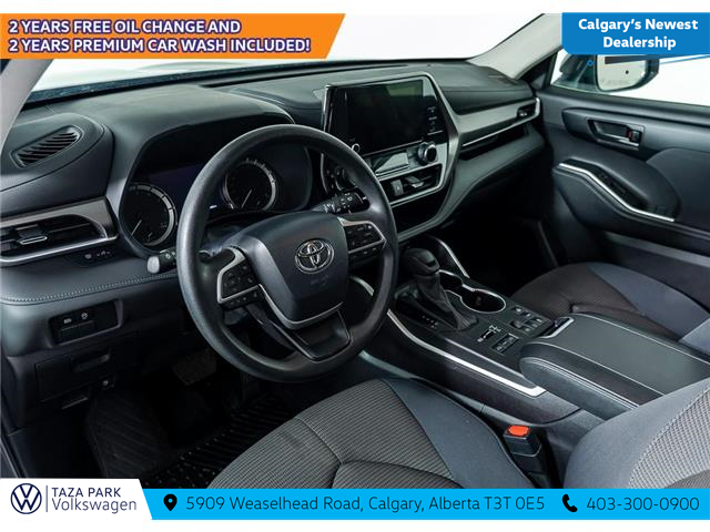 2024 Toyota Highlander LE (Stk: TU0229) in Calgary - Image 13 of 25