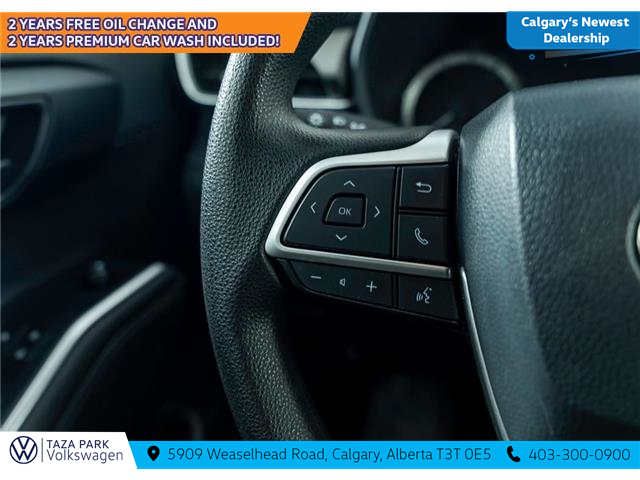 2024 Toyota Highlander LE (Stk: TU0229) in Calgary - Image 17 of 25