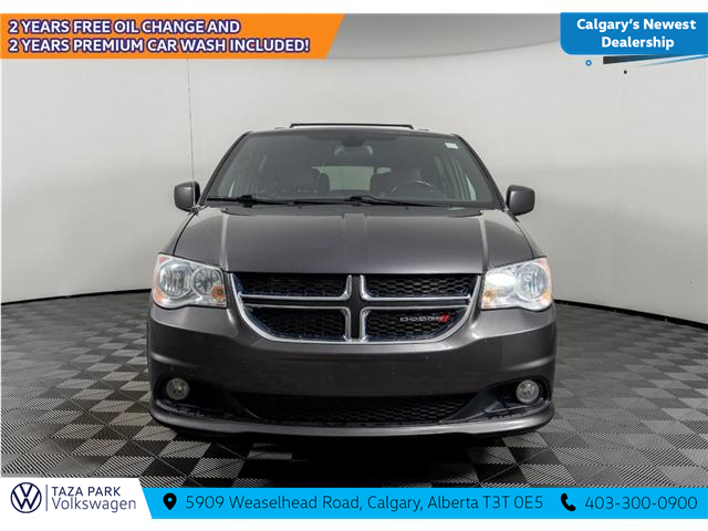 2019 Dodge Grand Caravan 35th Anniversary Edition (Stk: TU0164A) in Calgary - Image 3 of 18
