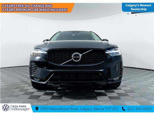 2024 Volvo XC60 B5 Plus Dark Theme (Stk: TU0134) in Calgary - Image 3 of 21