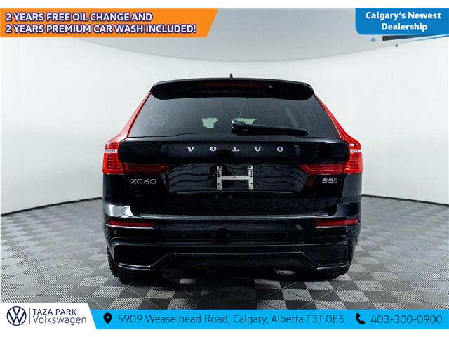 2024 Volvo XC60 B5 Plus Dark Theme (Stk: TU0134) in Calgary - Image 6 of 21
