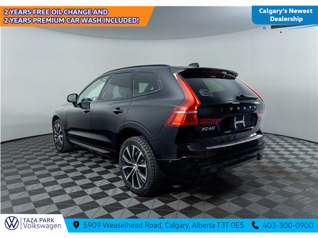 2024 Volvo XC60 B5 Plus Dark Theme (Stk: TU0134) in Calgary - Image 7 of 21