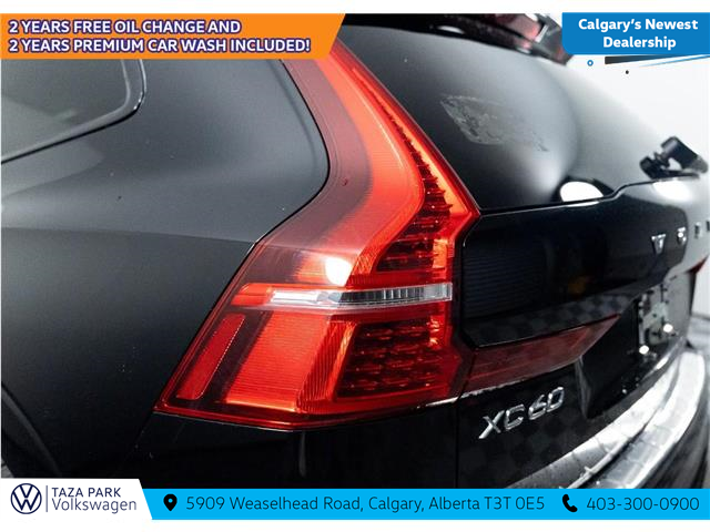 2024 Volvo XC60 B5 Plus Dark Theme (Stk: TU0134) in Calgary - Image 9 of 21
