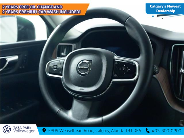 2024 Volvo XC60 B5 Plus Dark Theme (Stk: TU0134) in Calgary - Image 16 of 21
