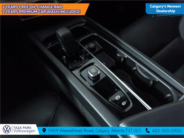 2024 Volvo XC60 B5 Plus Dark Theme (Stk: TU0134) in Calgary - Image 19 of 21