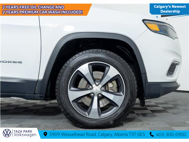2019 Jeep Cherokee Limited (Stk: TU0191A) in Calgary - Image 9 of 27