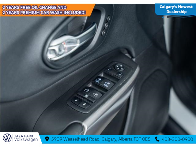 2019 Jeep Cherokee Limited (Stk: TU0191A) in Calgary - Image 13 of 27