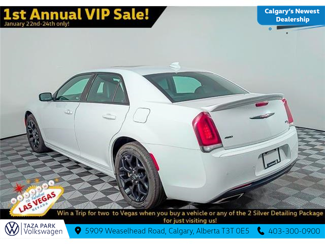 2023 Chrysler 300 S (Stk: TU0194) in Calgary - Image 8 of 12