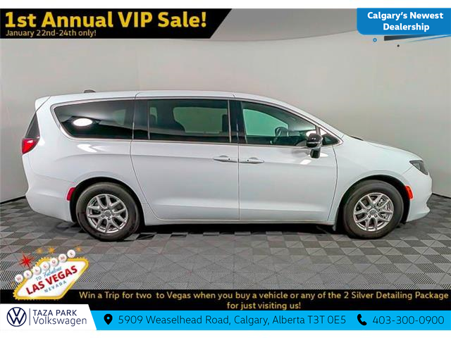 2025 Chrysler Grand Caravan SXT (Stk: TS-0203A) in Calgary - Image 5 of 12