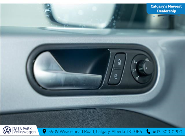 2013 Volkswagen Beetle 2.5L Comfortline (Stk: TT-030A) in Calgary - Image 12 of 22 2013 Volkswagen Beetle 2.5L Comfortline (Stk: TT-030A) in Calgary - Image 12 of 22