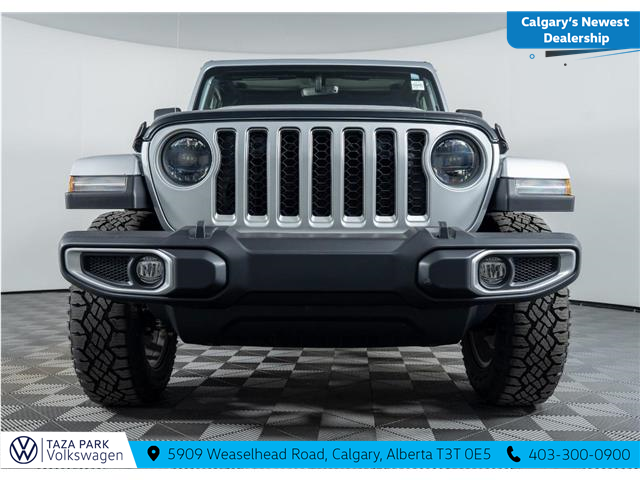2023 Jeep Gladiator Overland (Stk: TU0246) in Calgary - Image 2 of 23