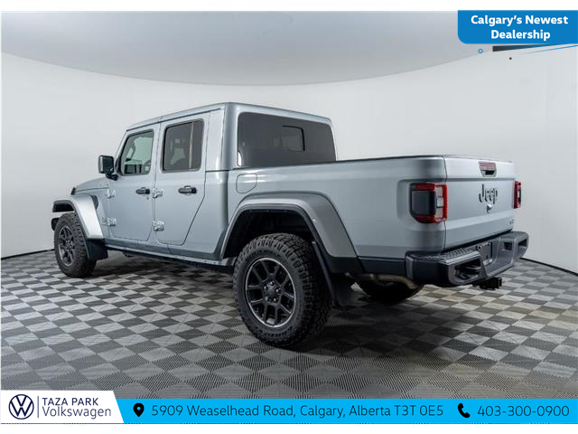 2023 Jeep Gladiator Overland (Stk: TU0246) in Calgary - Image 4 of 23
