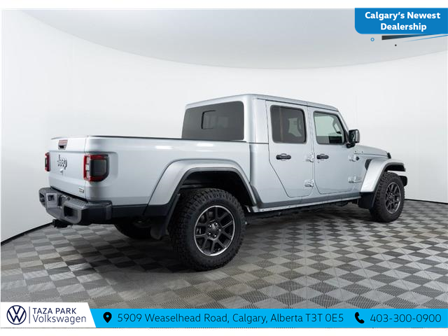 2023 Jeep Gladiator Overland (Stk: TU0246) in Calgary - Image 6 of 23