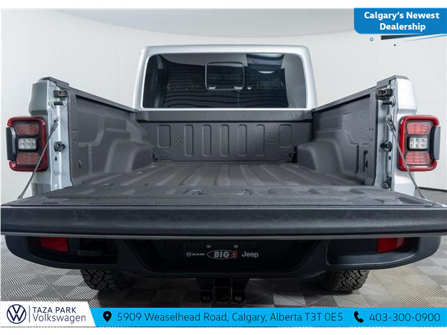 2023 Jeep Gladiator Overland (Stk: TU0246) in Calgary - Image 11 of 23