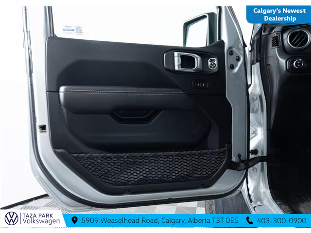 2023 Jeep Gladiator Overland (Stk: TU0246) in Calgary - Image 12 of 23