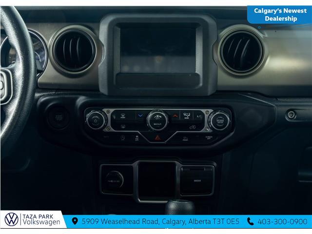 2022 Jeep Wrangler Sport (Stk: TU0245) in Calgary - Image 17 of 19