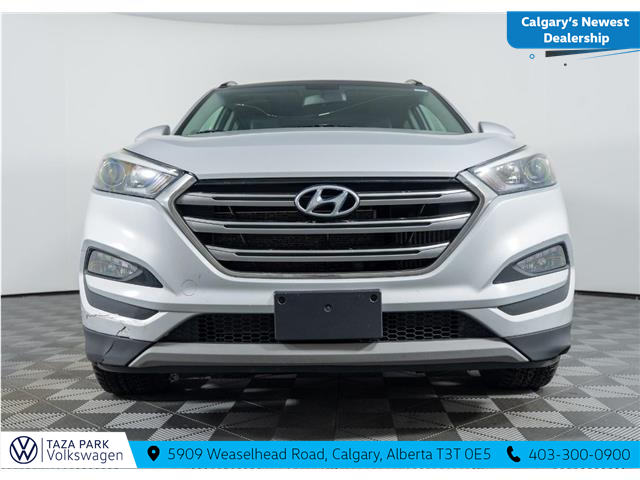 2017 Hyundai Tucson SE (Stk: TU0119A) in Calgary - Image 2 of 10