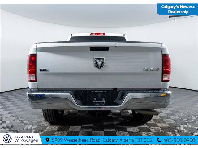 2023 RAM 1500 Classic SLT (Stk: TU0242) in Calgary - Image 5 of 26