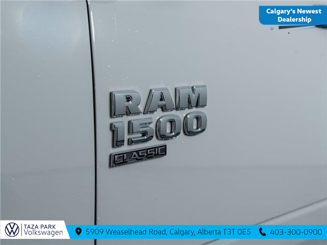 2023 RAM 1500 Classic SLT (Stk: TU0242) in Calgary - Image 11 of 26