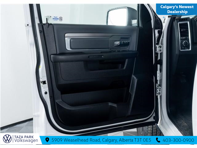 2023 RAM 1500 Classic SLT (Stk: TU0242) in Calgary - Image 12 of 26