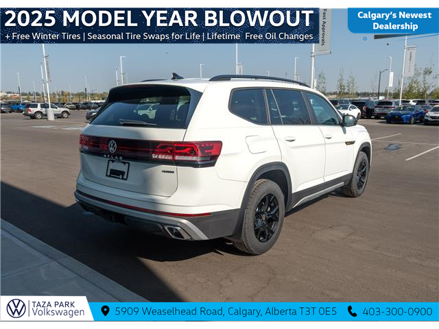 2025 Volkswagen Atlas 2.0 TSI Peak Edition (Stk: TS-0392) in Calgary - Image 5 of 27