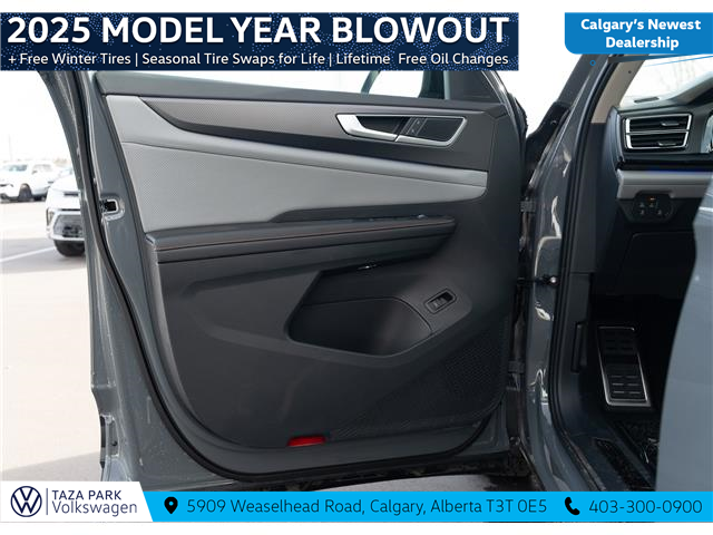 2025 Volkswagen Atlas 2.0 TSI Peak Edition (Stk: TS-0414) in Calgary - Image 13 of 25