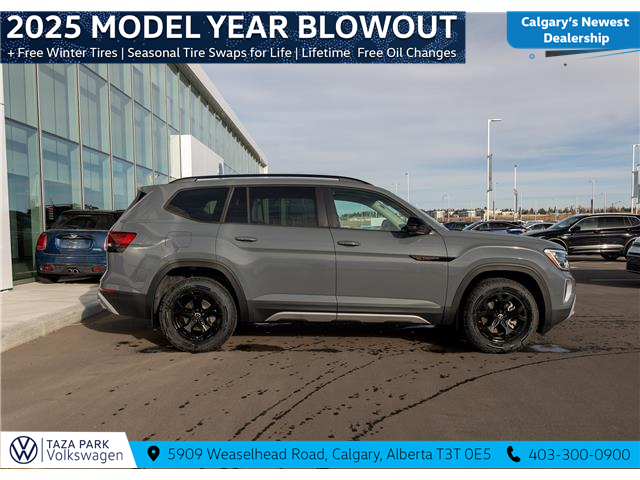 2025 Volkswagen Atlas 2.0 TSI Peak Edition (Stk: TS-0414) in Calgary - Image 4 of 25