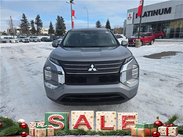 2024 Mitsubishi Outlander ES (Stk: 8922) in Calgary - Image 2 of 24