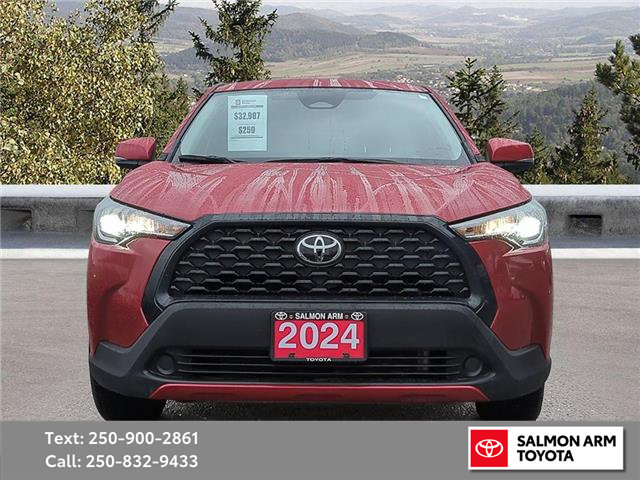 2024 Toyota Corolla Cross LE (Stk: SAT090922T) in Salmon Arm - Image 2 of 25