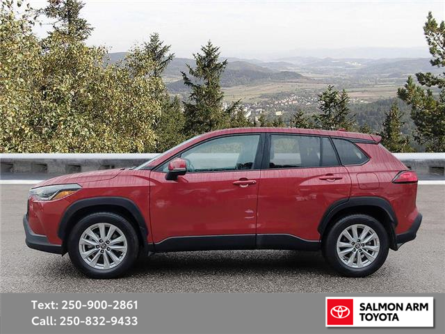2024 Toyota Corolla Cross LE (Stk: SAT090922T) in Salmon Arm - Image 3 of 25