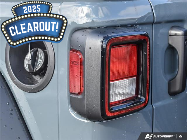 2025 Jeep Wrangler Sport (Stk: 44550) in Kitchener - Image 12 of 27