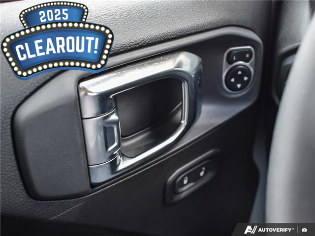 2025 Jeep Wrangler Sport (Stk: 44550) in Kitchener - Image 17 of 27