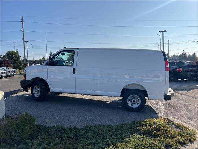 2025 GMC Savana 2500 Work Van (Stk: S1264500) in Calgary - Image 2 of 18