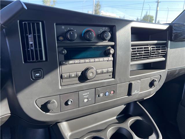 2025 GMC Savana 2500 Work Van (Stk: S1264500) in Calgary - Image 13 of 18