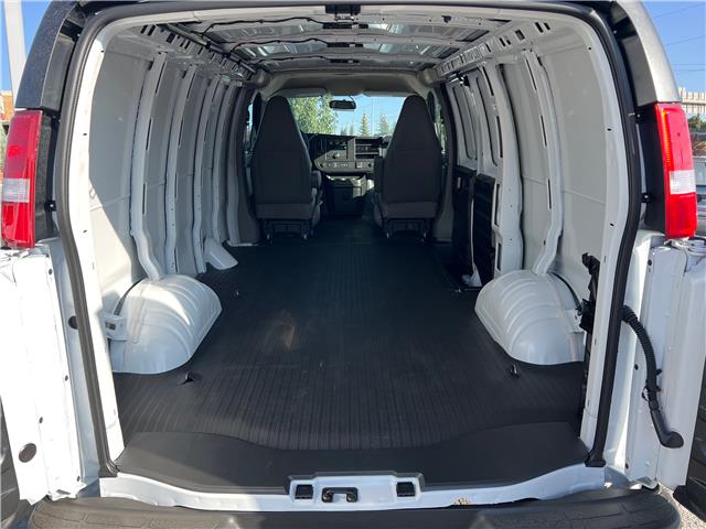 2025 GMC Savana 2500 Work Van (Stk: S1264500) in Calgary - Image 18 of 18