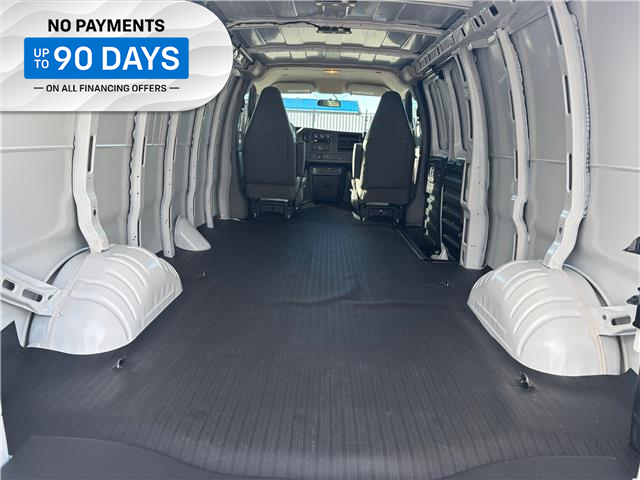 2025 Chevrolet Express 2500 Work Van (Stk: TS227009) in Caledonia - Image 13 of 34