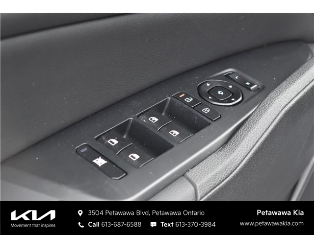 2026 Kia Sportage EX Premium w/Black Interior (Stk: K26100) in Petawawa - Image 16 of 30