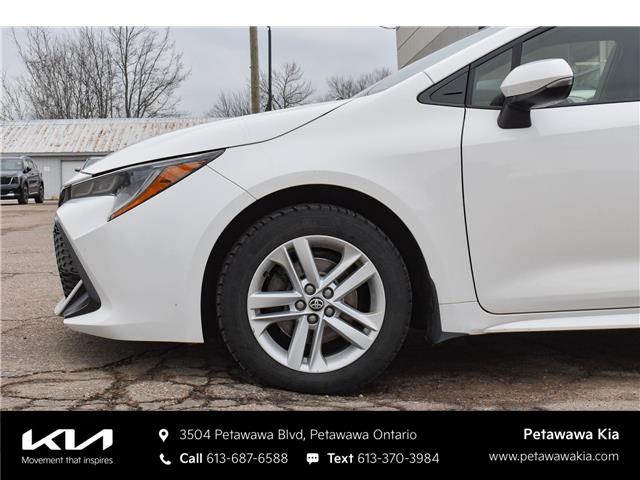2019 Toyota Corolla Hatchback Base (Stk: K26049B) in Petawawa - Image 3 of 30