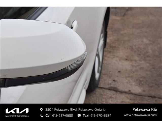 2019 Toyota Corolla Hatchback Base (Stk: K26049B) in Petawawa - Image 4 of 30
