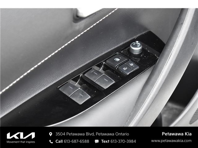 2019 Toyota Corolla Hatchback Base (Stk: K26049B) in Petawawa - Image 14 of 30