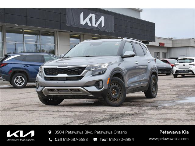 2022 Kia Seltos SX Turbo w/Burgundy Interior (Stk: K26142A) in Petawawa - Image 1 of 30