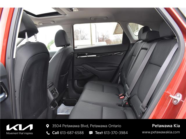 2023 Kia Seltos SX Turbo w/Black Interior (Stk: K26138A) in Petawawa - Image 14 of 30