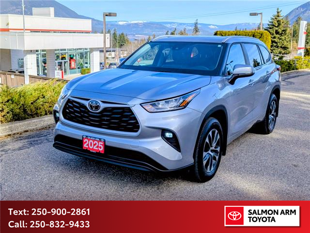 2025 Toyota Highlander XLE (Stk: S82892P) in Salmon Arm - Image 1 of 25