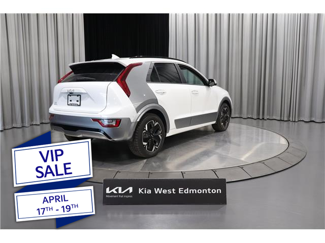 2023 Kia Niro EV Limited w/Snow White Pearl & Grey Exterior (Stk: 24771) in Edmonton - Image 5 of 30