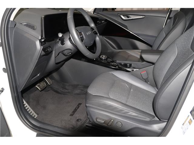 2023 Kia Niro EV Limited w/Snow White Pearl & Grey Exterior (Stk: 24675) in Edmonton - Image 10 of 30