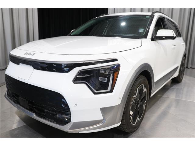 2023 Kia Niro EV Limited w/Snow White Pearl & Grey Exterior (Stk: 24675) in Edmonton - Image 6 of 31