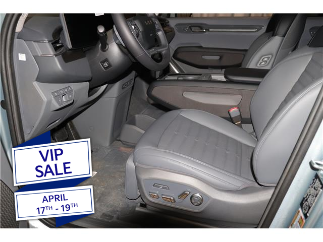 2026 Kia EV9 Land w/Premium Package (Stk: 27001) in Edmonton - Image 12 of 28